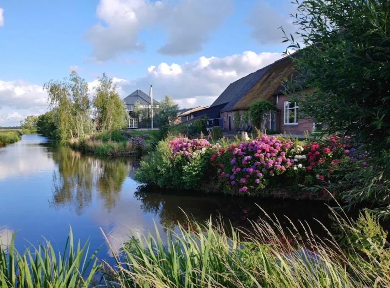 Blossom Barn Lodges Oudewater Exterior photo