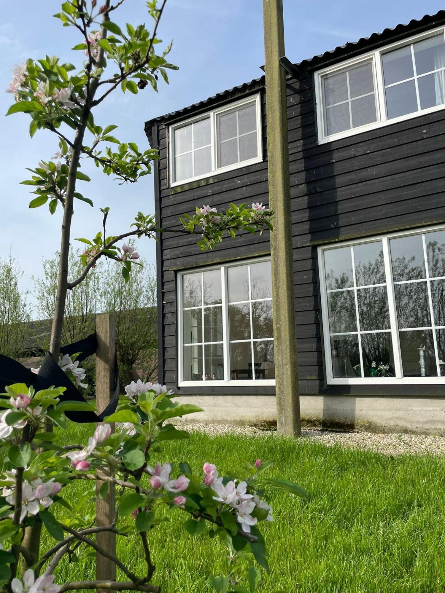 Blossom Barn Lodges Oudewater Exterior photo